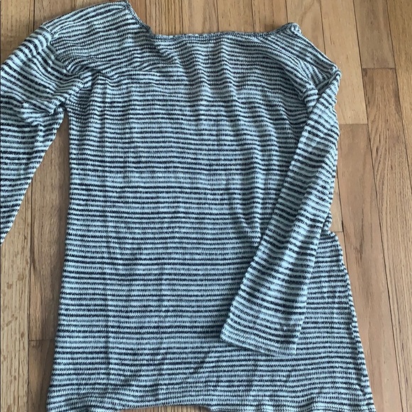 Nollie black & white stripe sweater medium - Picture 4 of 4